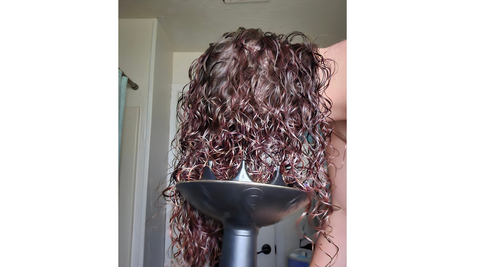 Ariel diffusing curls