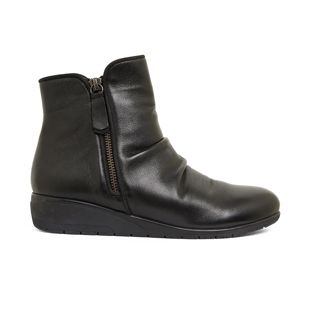 Hayden Boot in Black Leather | Easy Steps | Shoe HQ