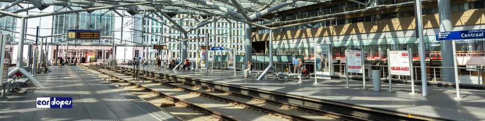 Den haag Centraal station oordopjes haperen