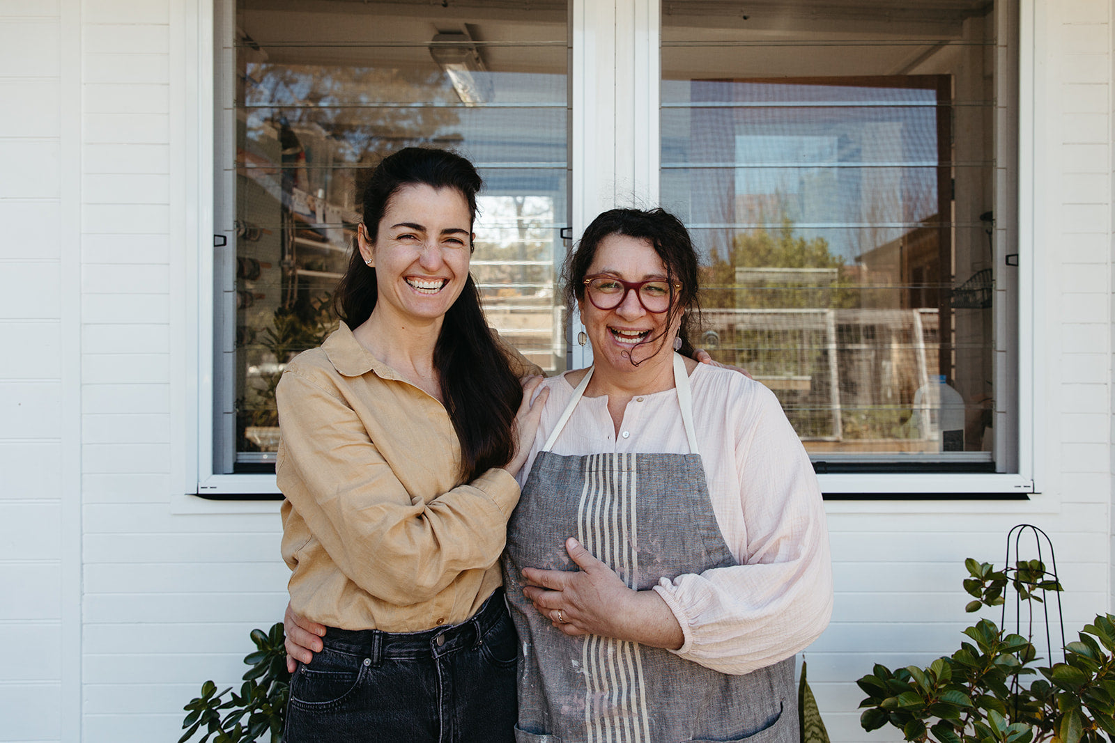Palinopsia founder Tamara Bajic and Newcastle ceramist Elkie Fairbrother embrace and discuss all things ceramics for Australia's handmade ceramic obsessed community