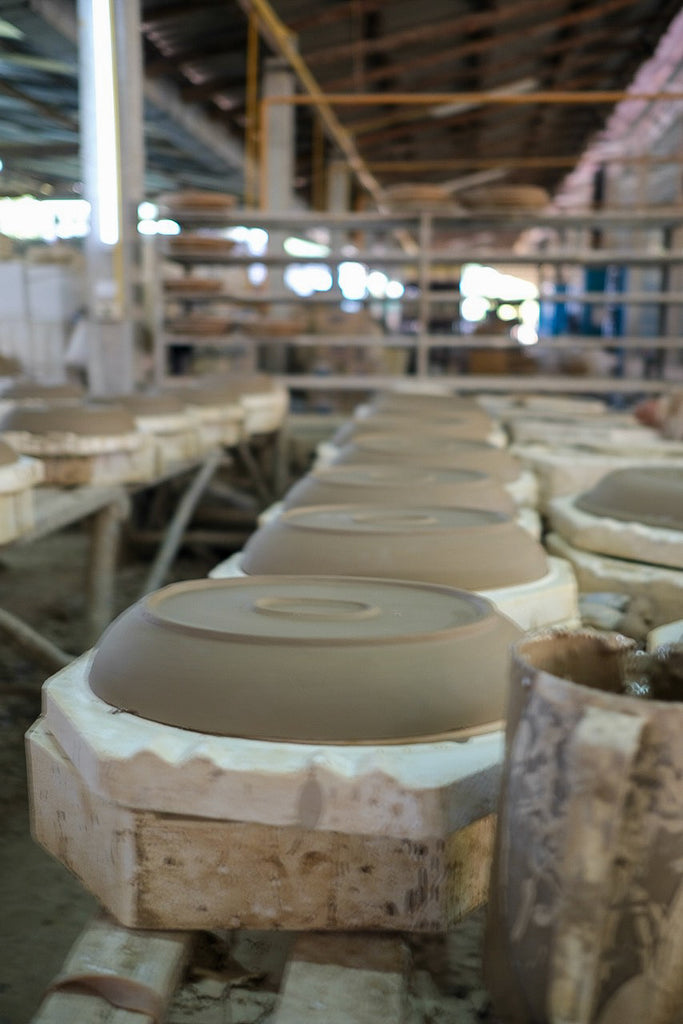Casting clay with Palinopsia Ceramics 