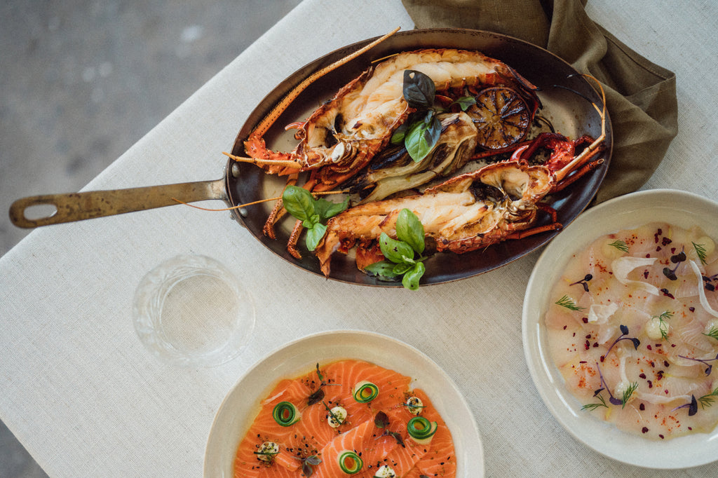 Sashimi and Lobster with Palinopsia Stoneware Dinnerware Sets 