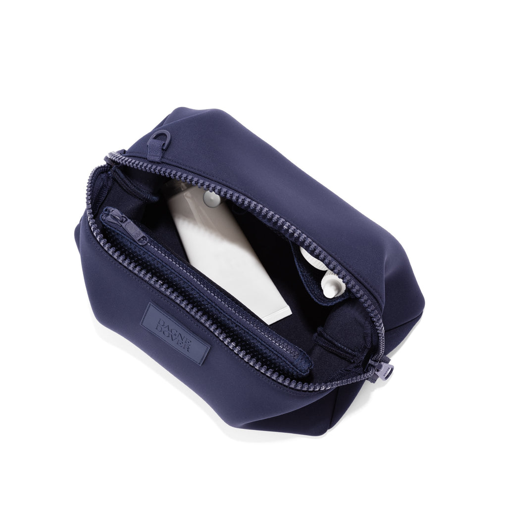 Hunter Toiletry Bag for Men & Women - Lightweight Travel Toiletry Bag ...