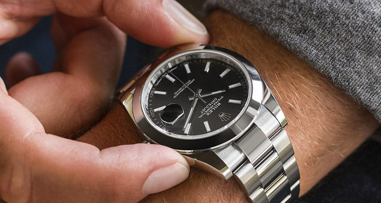 rolex-servicing-procedure-worn-watch_portrait