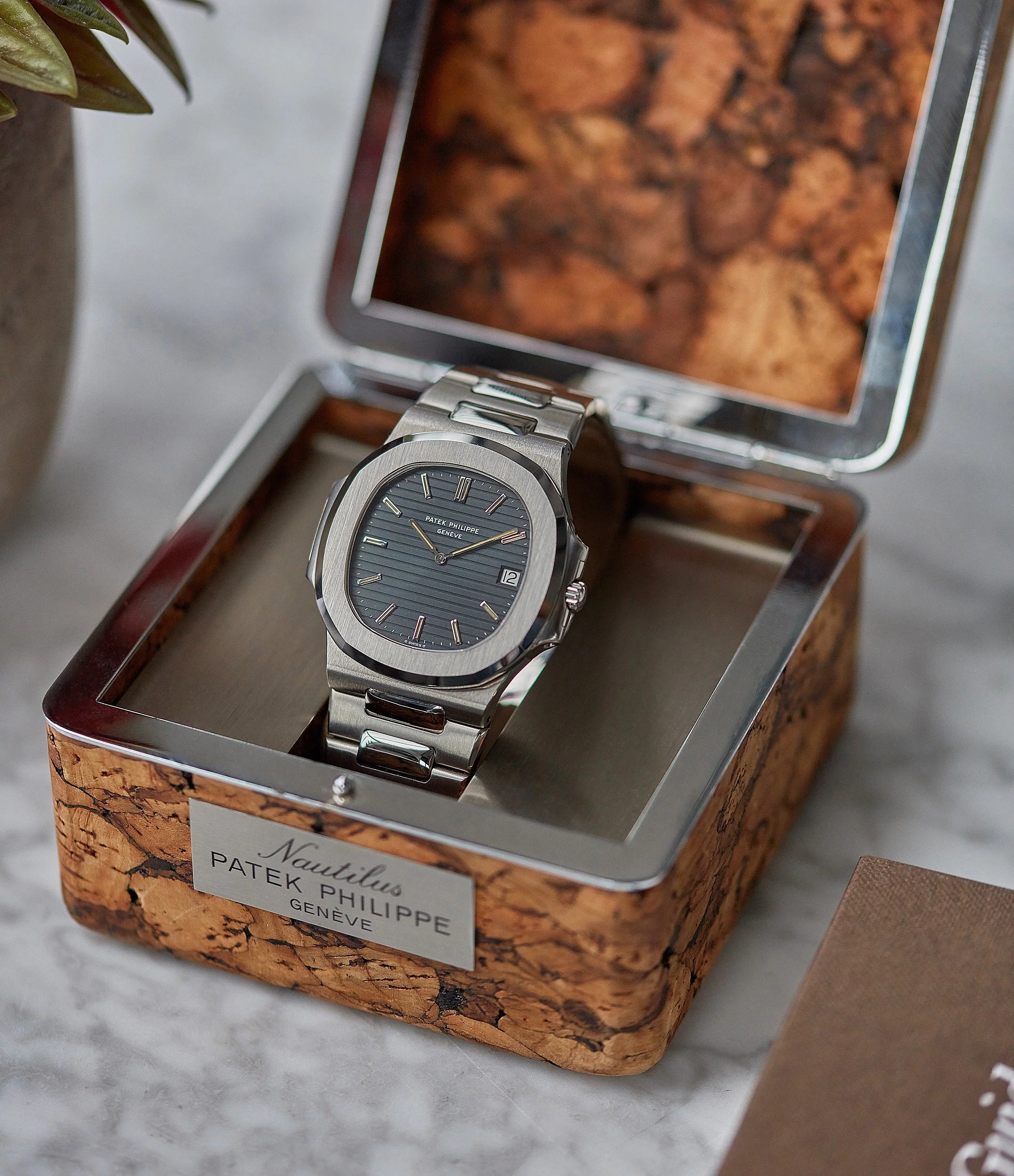 Patek_Philippe_nautilus_3700 lumeville montre vintage