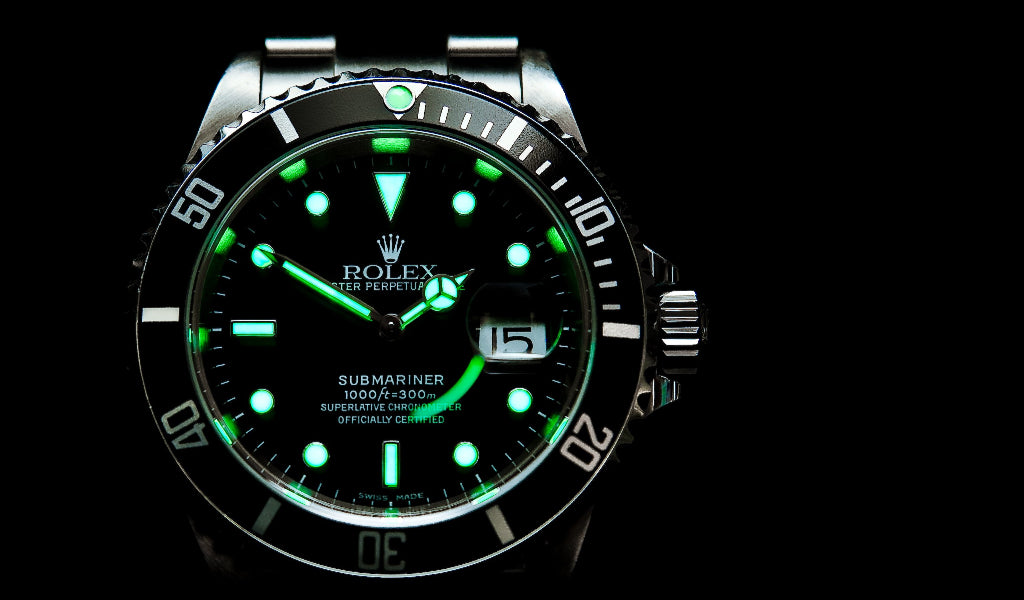 rolex submariner lume shot luminova relume