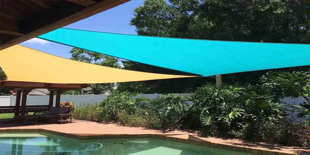 Quictent Triangular shade sail