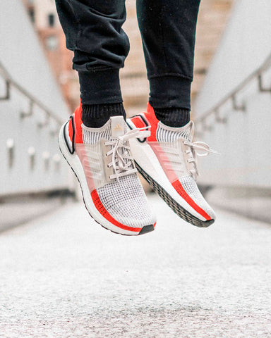 ultra boost 19 cloud white active red
