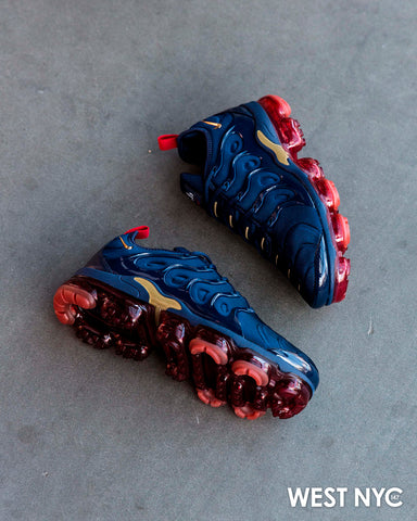 Navy blue red deals and gold vapormax