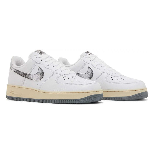 Nike Men's Air Force 1 '07 LV8 Shoes, Size 9, Sail/Blue Void