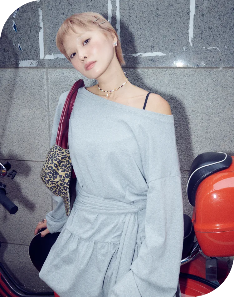 2025 AUTUMN WINTER COLLECTION - メインビジュアル