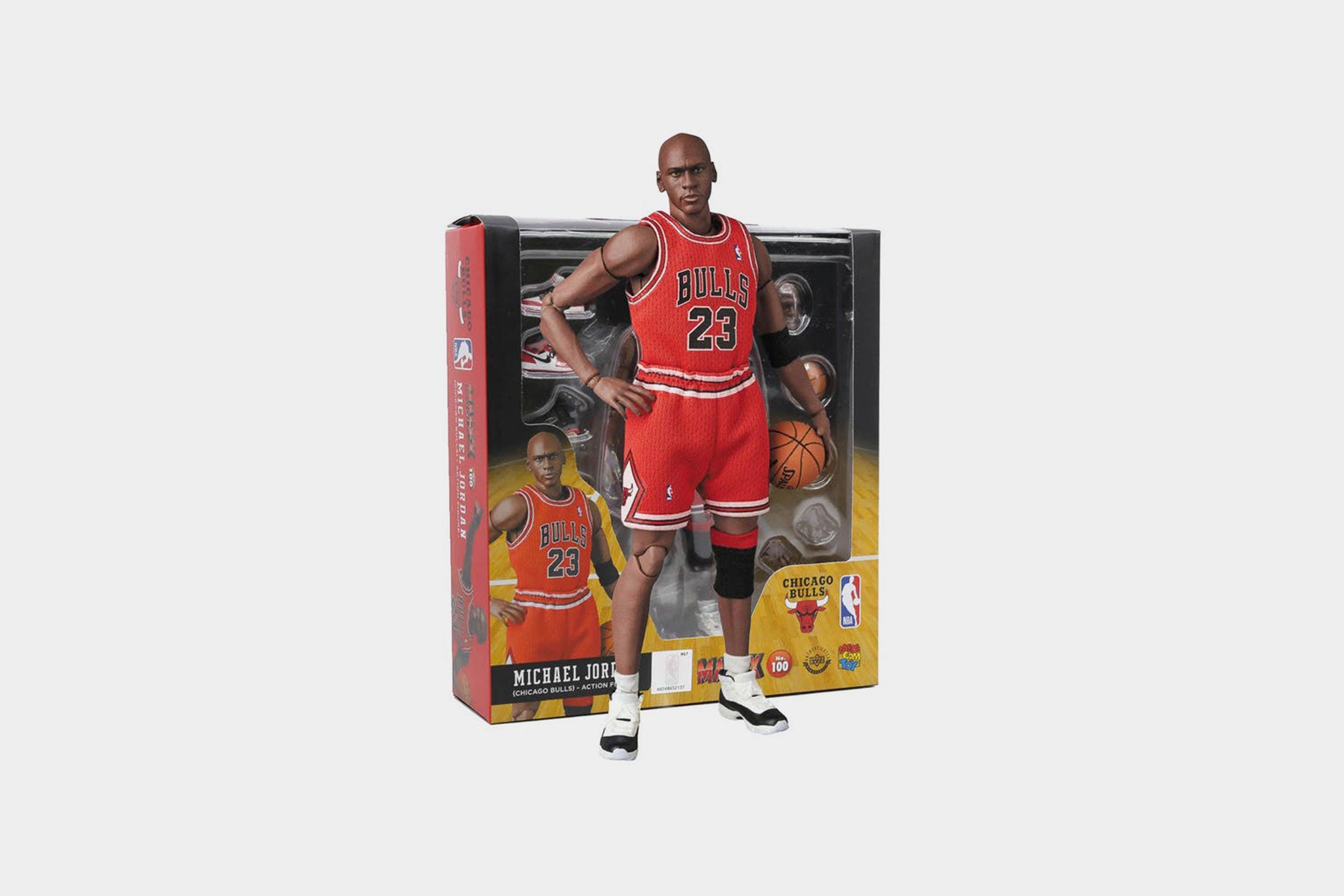 Medicom Mafex NBA Chicago Bulls Michael Jordan Action Figure - US