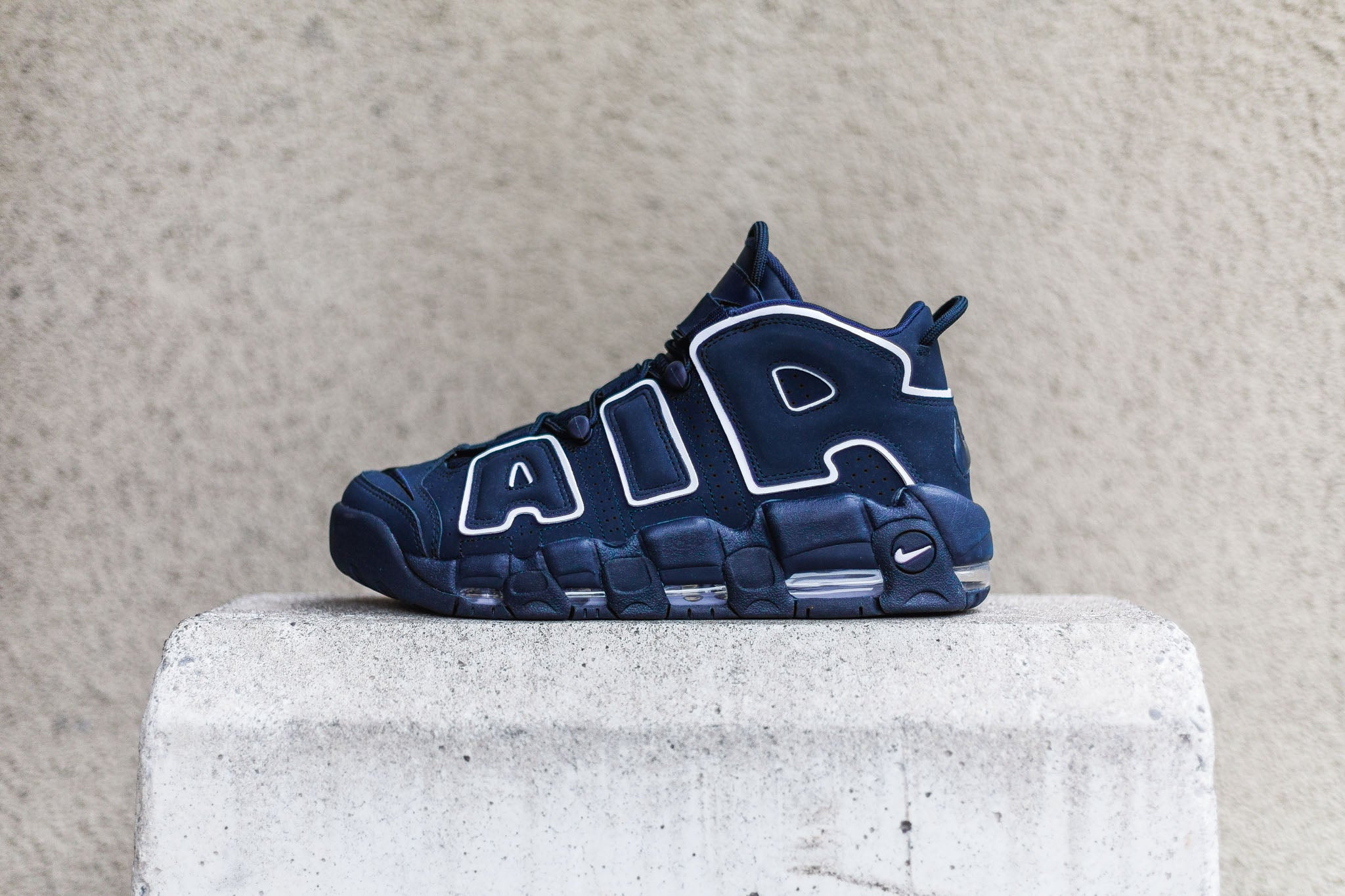 navy blue uptempo mens