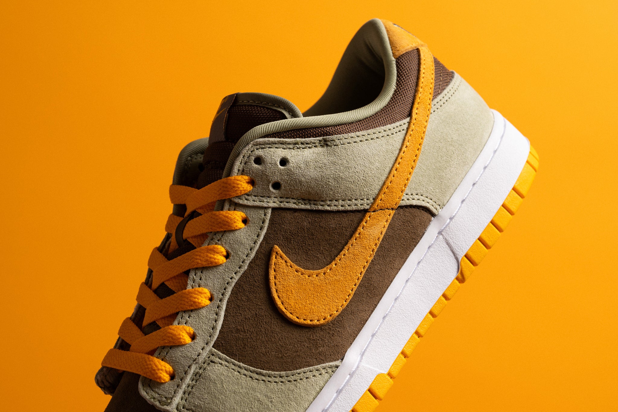 Nike Dunk Low SE Dusty Olive – Capsule