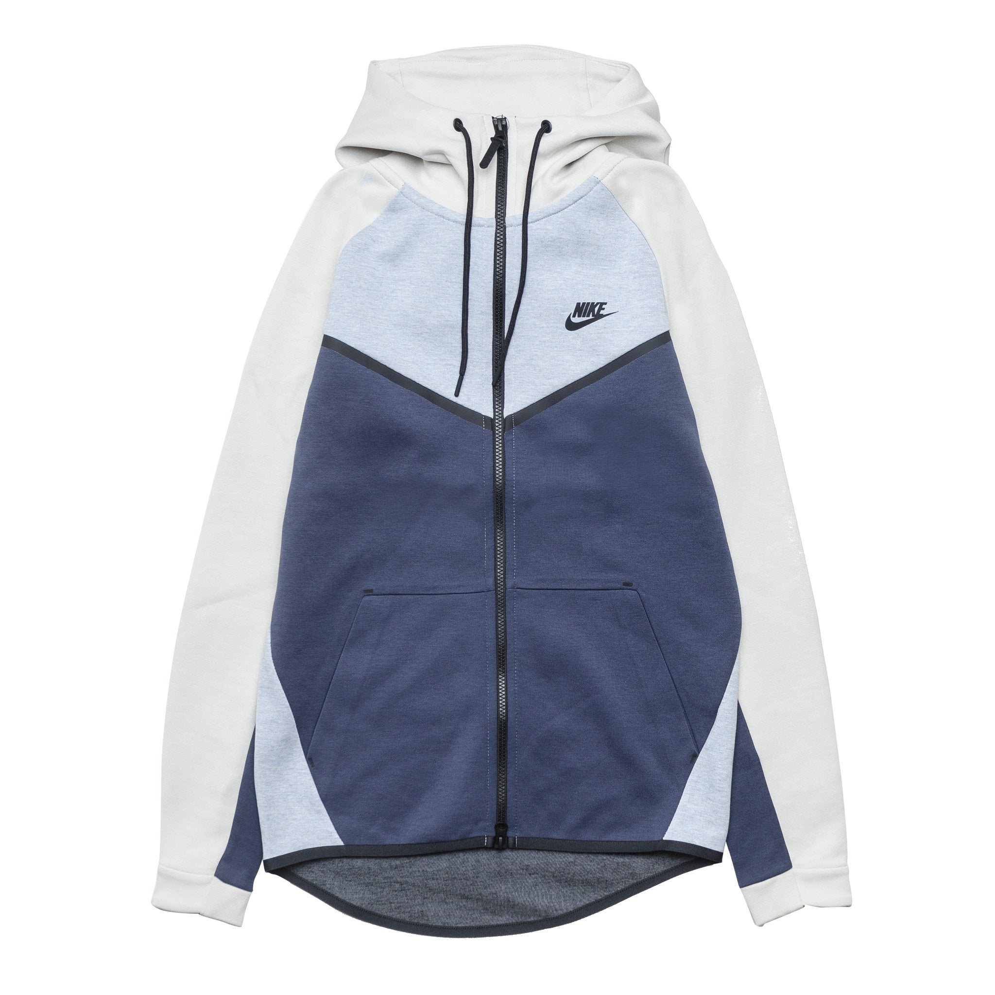 Nike Apparel – Capsule Online