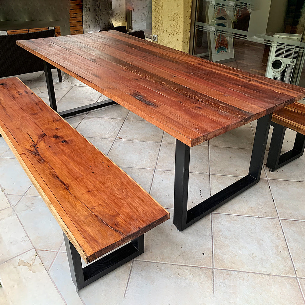 mesa comedor clásica de roble fija para 8 comensales de Motivo Rústico