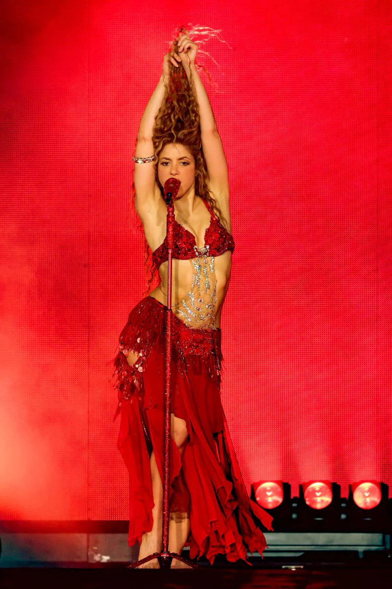 Shakira tour 2025 outfits