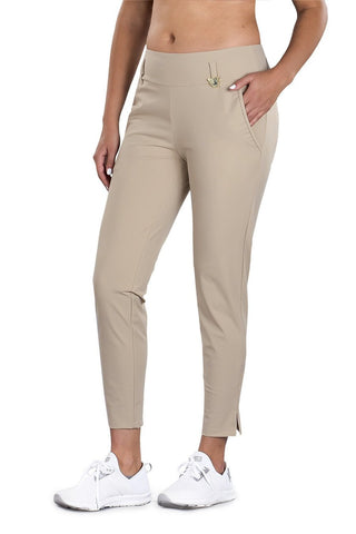10 Stylish Women's Golf Pants That Will Have Heads Turning On The