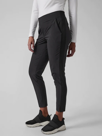 10 Stylish Women's Golf Pants That Will Have Heads Turning On The Cour ...