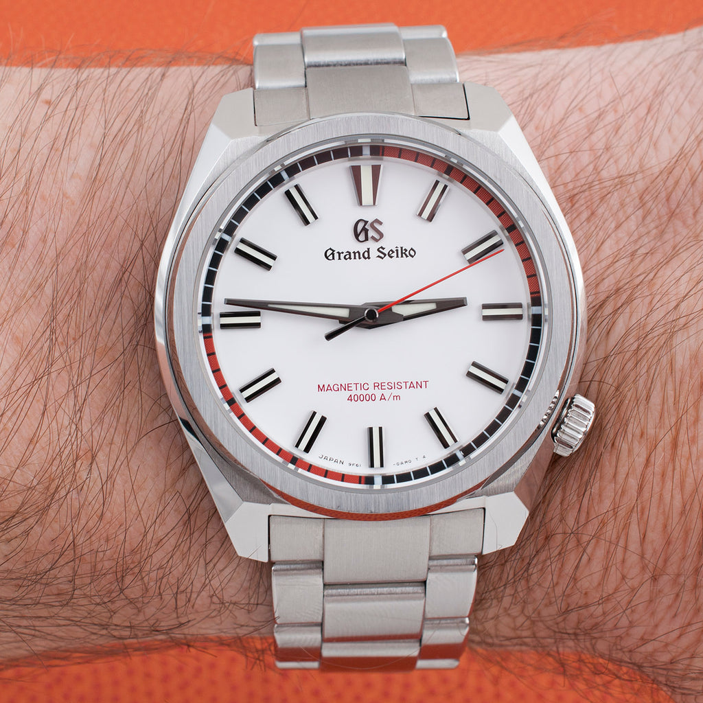 Grand Seiko Tough Quartz Anti-Magnetic Watch Review - Half a Milgauss for One Third the Price (SBGX341)