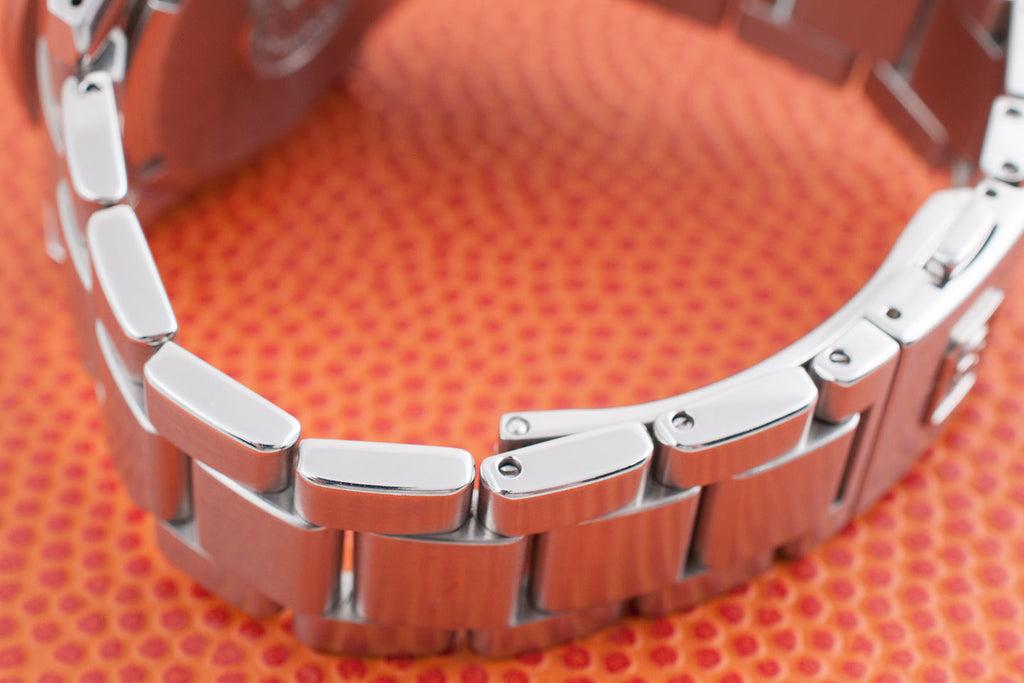 Grand Seiko Tough Quartz Anti-Magnetic Watch Review - Half a Milgauss –  StrapHabit