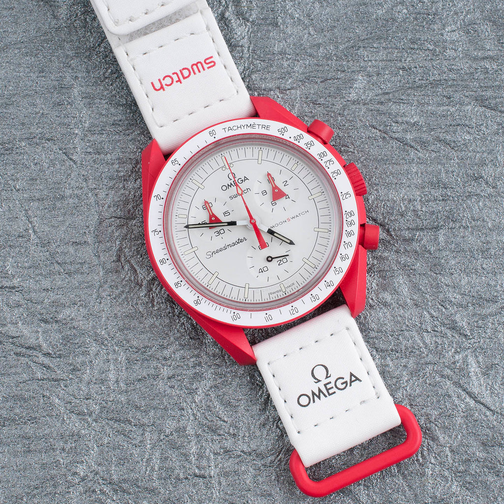 Can the Moonswatch Mission to Mars Make Up for My Biggest Watch Collecting Regret? Swatch x Omega Moonswatch Mars Watch Review - SO33R100