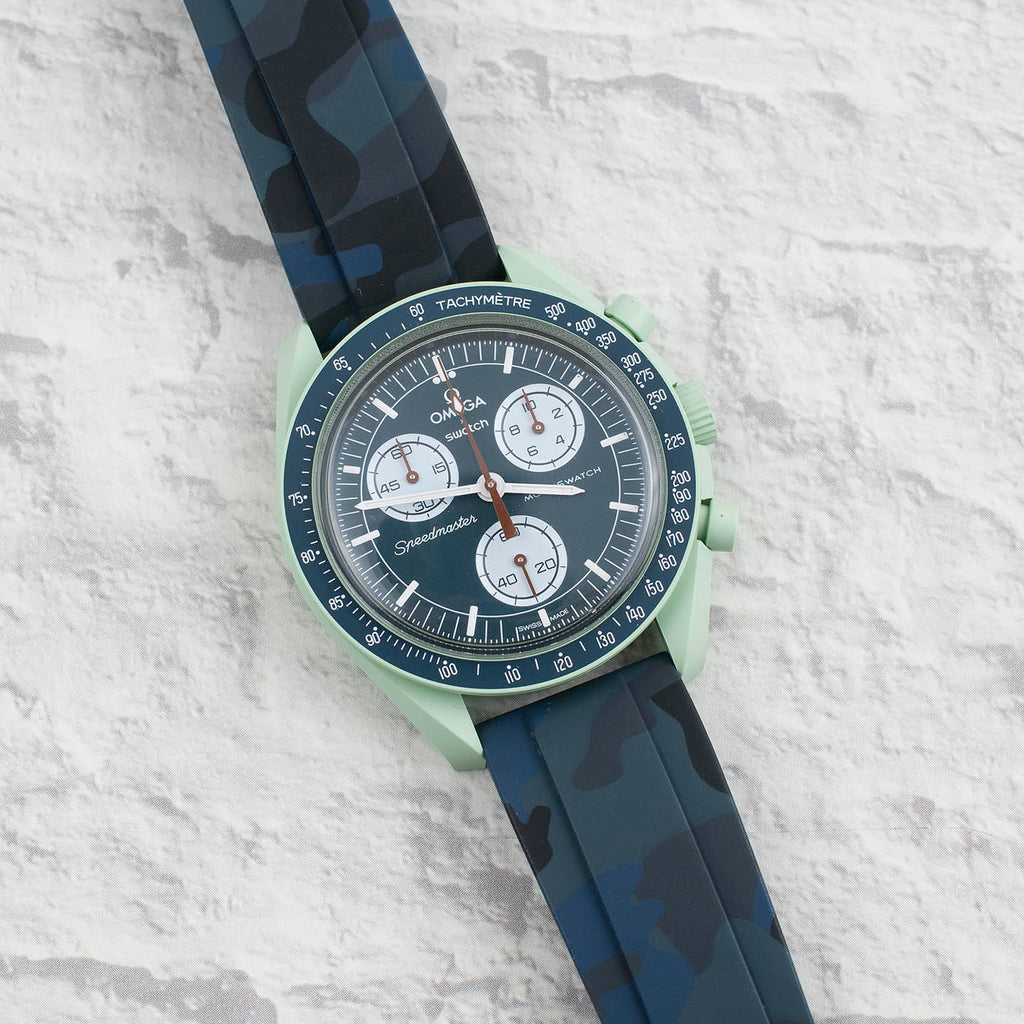 Swatch x Omega Moonswatch Mission On Earth Watch Review SO33G100 blue camouflage fkm rubber watch strap