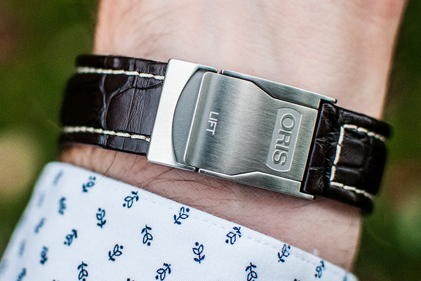 Oris Big Crown Propilot Worldtimer Watch Review strap clasp leather