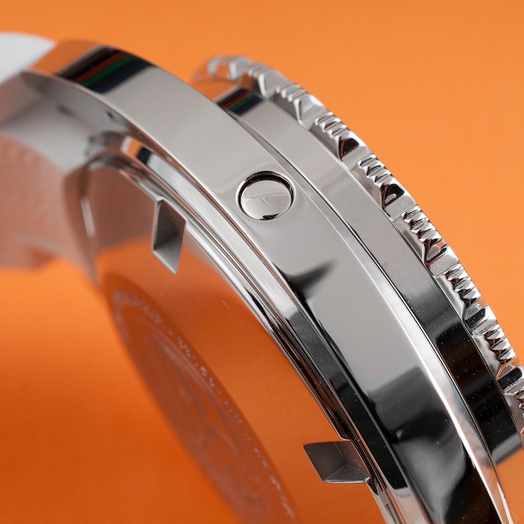 Doxa SUB 300T Whitepearl Watch Review (840.10.011.23)