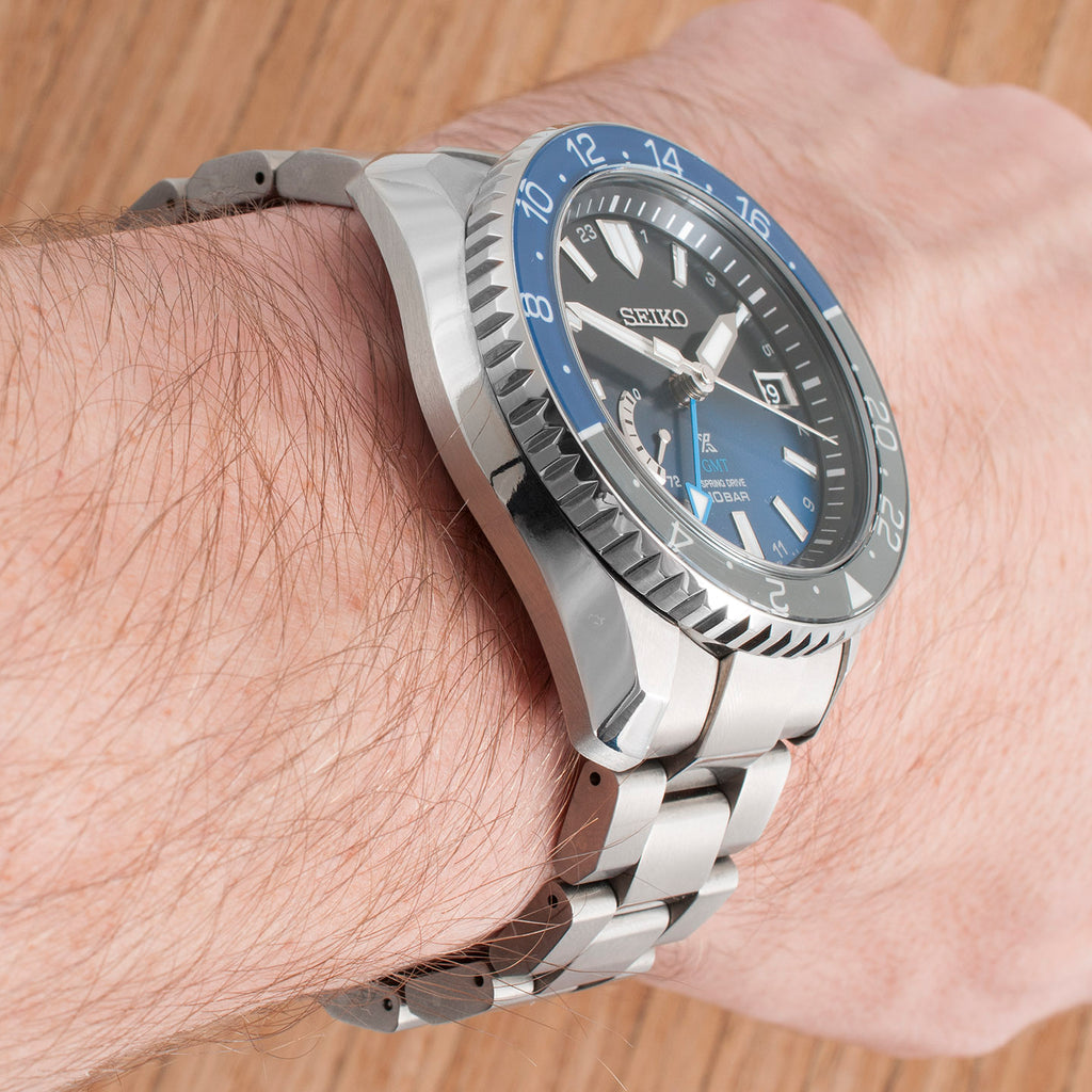 The Seiko Prospex SNR045J is like a Rolex “Hulk” Submariner on