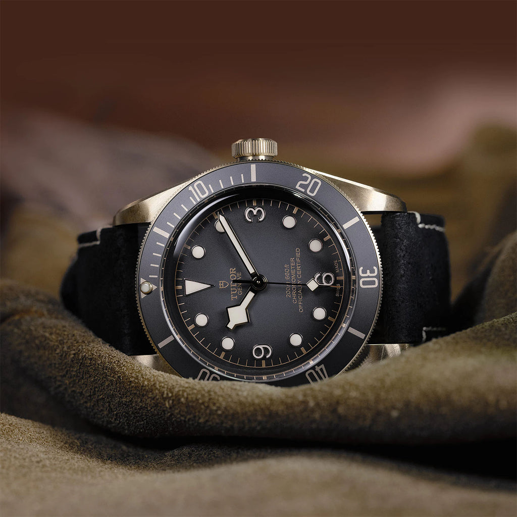 Glycine Combat Sub Bronze Watch Review - A Budget Tudor Black Bay Bronze? (GL0390)