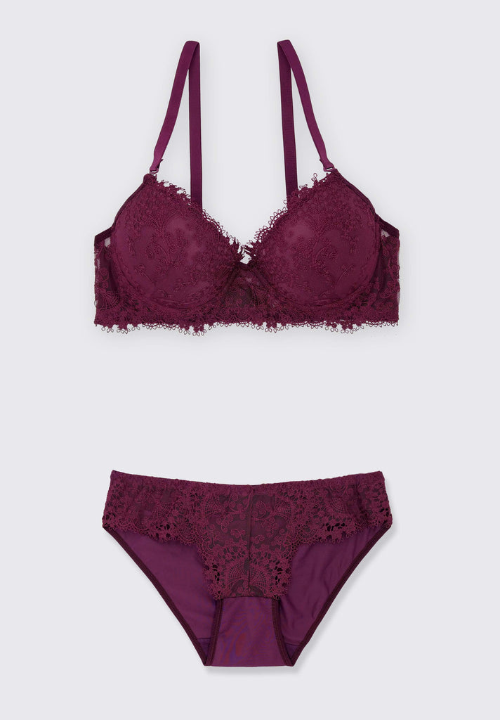 lavender bra and panty set