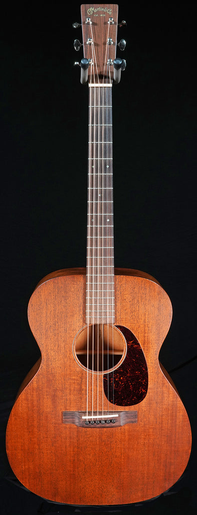 Martin – StayGoldGuitars