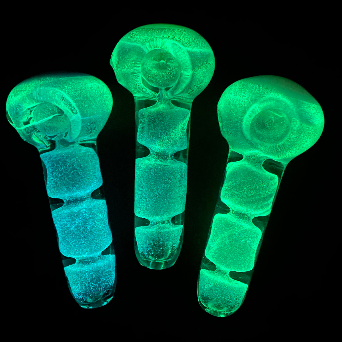 4.5'' Hand PIPE Glow In Dark Slime Head Approx 130 Grams