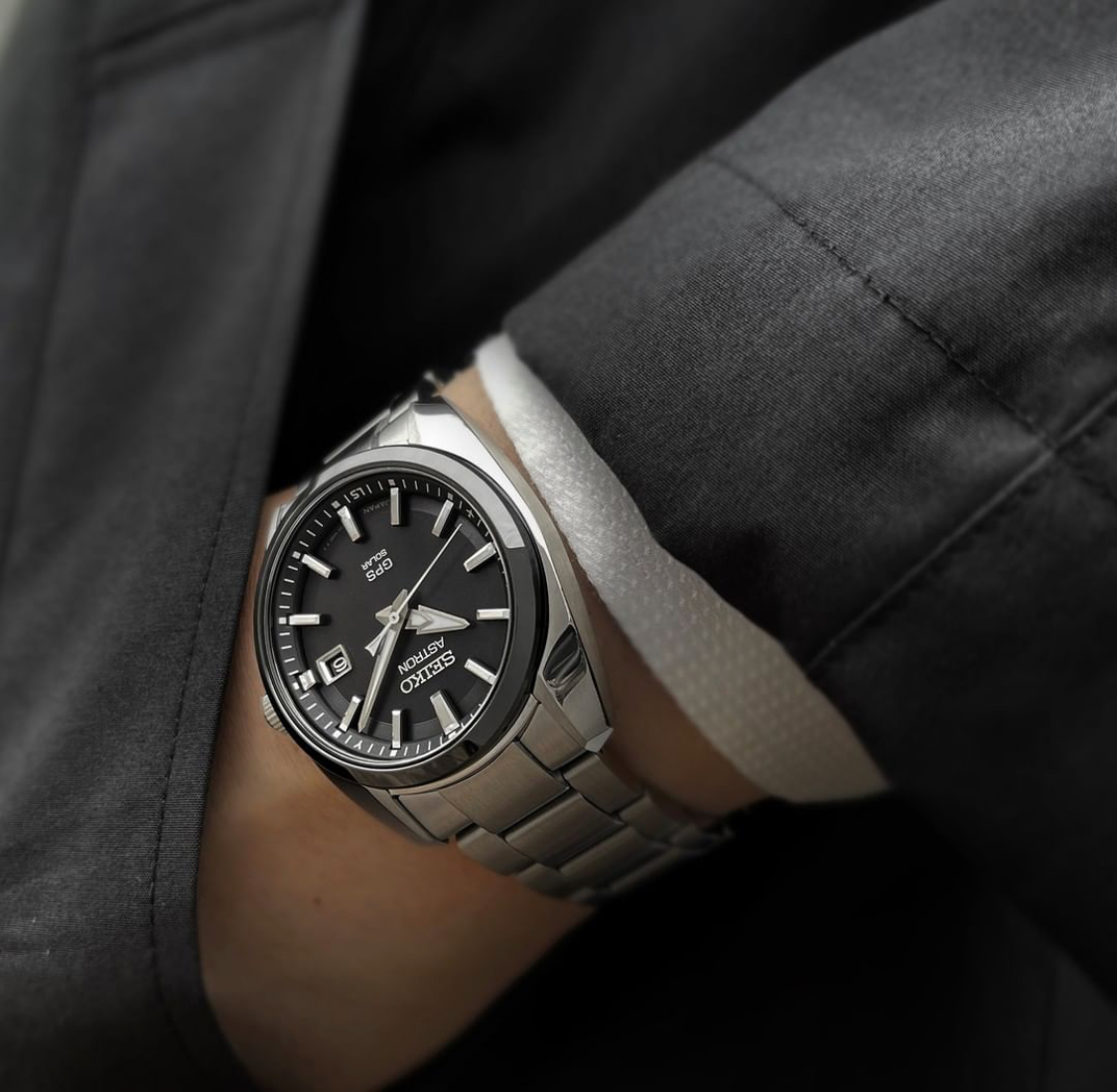 Seiko Astron SSJ005 (Black Dial / 39mm) – Hemsleys Jewellers