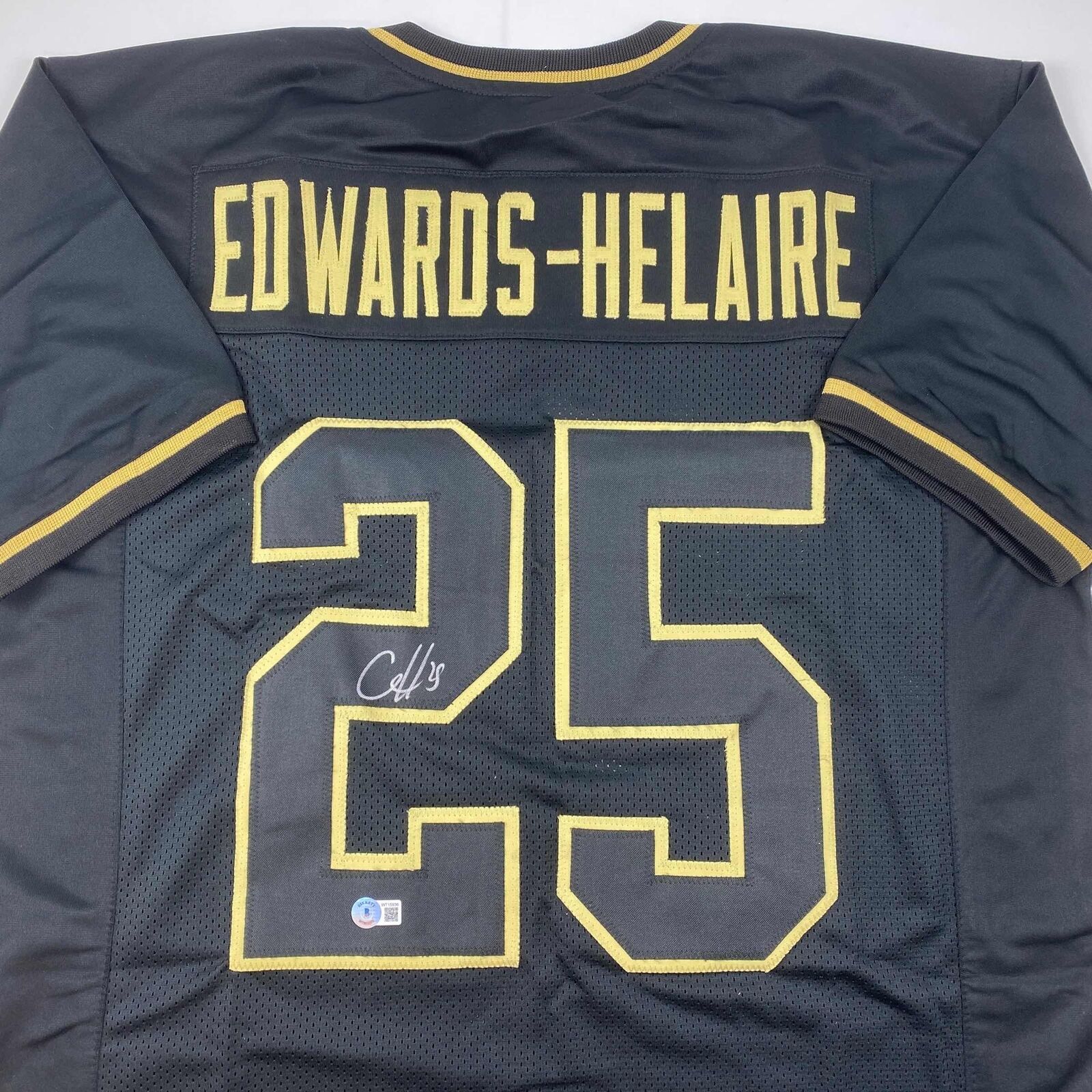 Clyde Edwards-Helaire Signed 35x43 Kansas City Chiefs Framed Jersey Be –