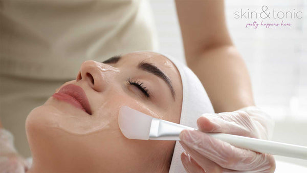 ESTHETICIAN'S CHOICE: THE SIGNATURE FACIAL PEEL