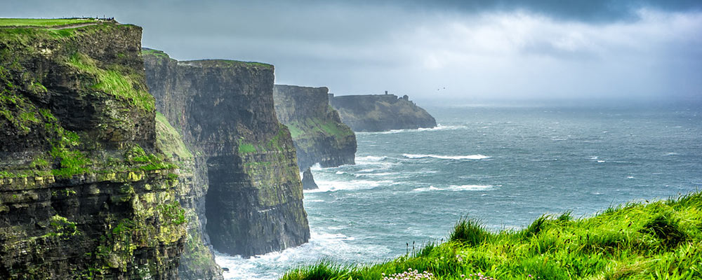 Travel Alone to Ireland - Cliffs of Moher by www.flickr.com/photos/giuseppemilo/