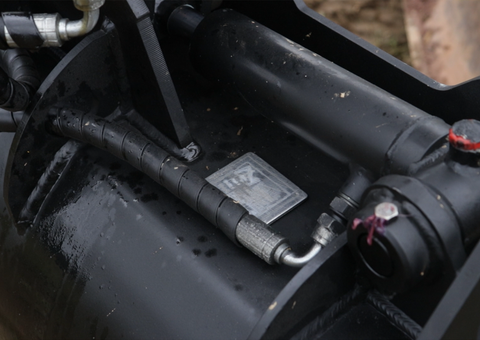 Data Plate on the Rhinox Tilt Grading Bucket