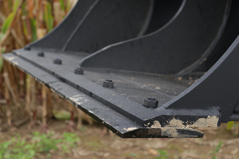 Grading Bucket fitted with Bolt on Blade