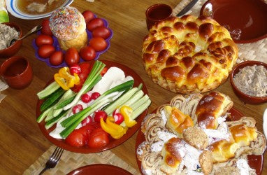 Osterbräuche in Moldawien; rezepte ostern; ostern essen; kuchen zu ostern; ostereier bemalen; wein zu lamm; welchen rotwein zum kochen; rotwein; weißwein
