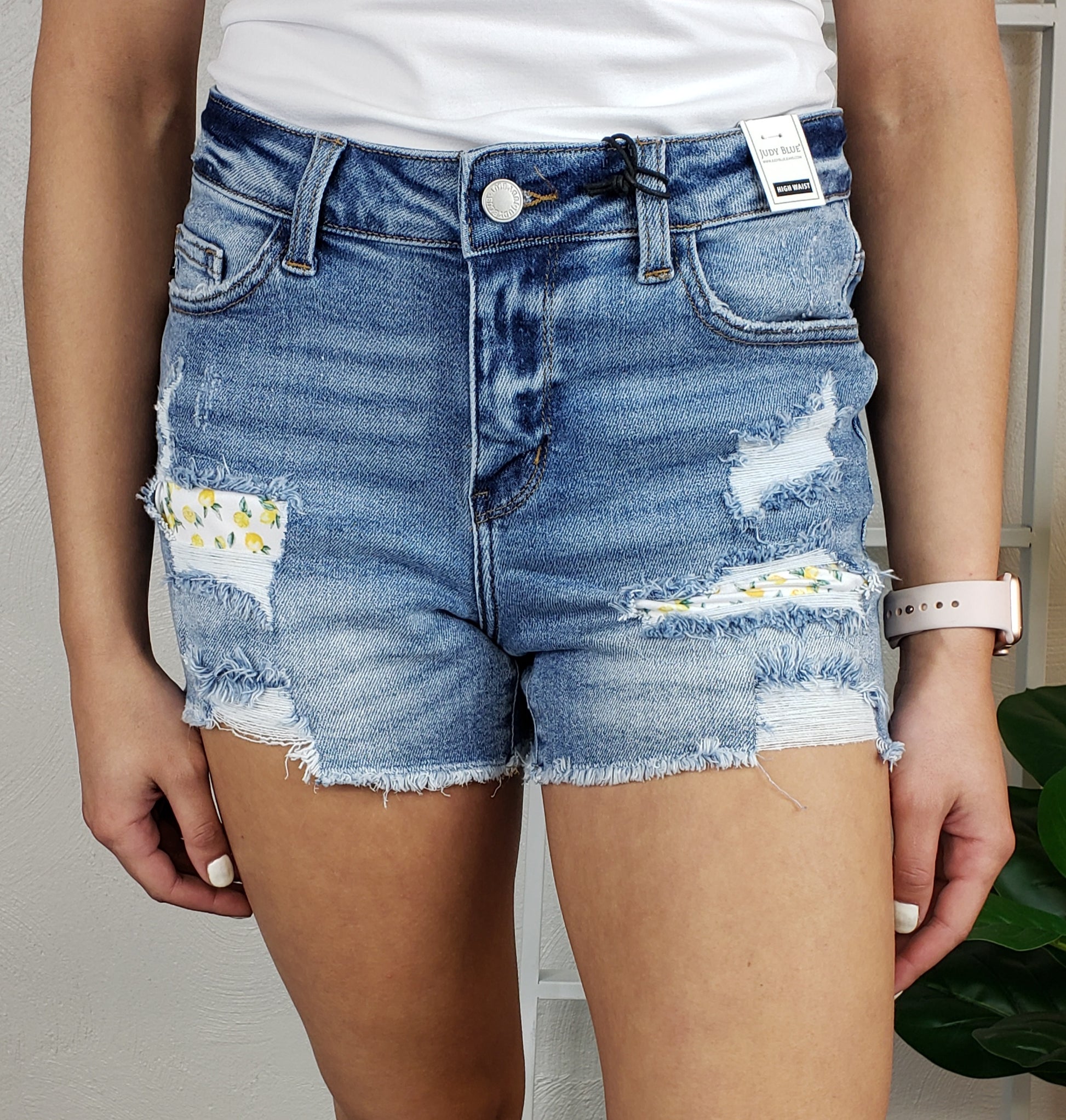 judy blue lemon patch shorts