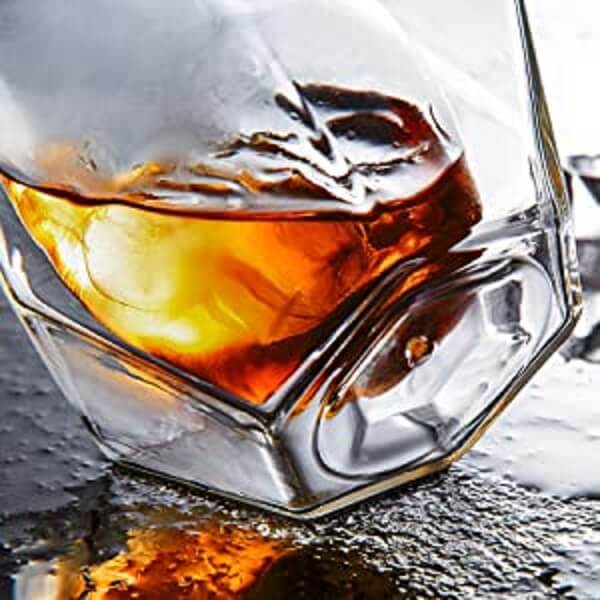 https://cdn.shopify.com/s/files/1/0261/4496/4707/files/Hand-Blown-Double-Walled-_Norlan-Whiskey-Glasses-Perfect-gift_600x600.jpg?v=1590418820