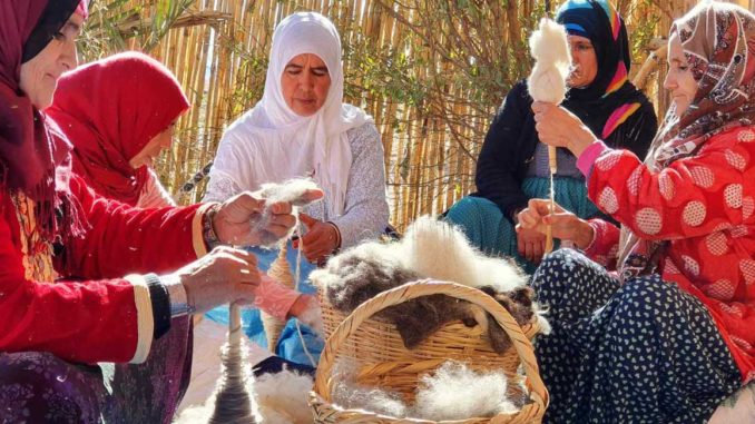 Tapis marocain fait main par des artisanes berberes