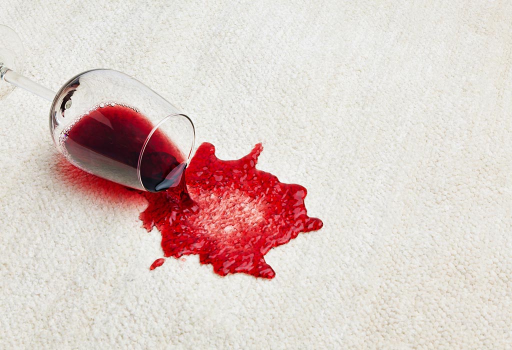 nettoyer une tache de vin sur tapis laine