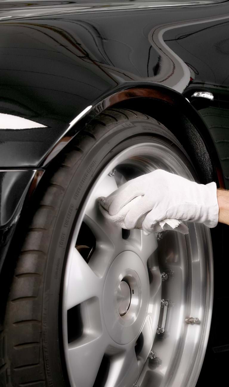 CLEANWHEELS TOUCHLESS™ Wheel & Tire Cleaner