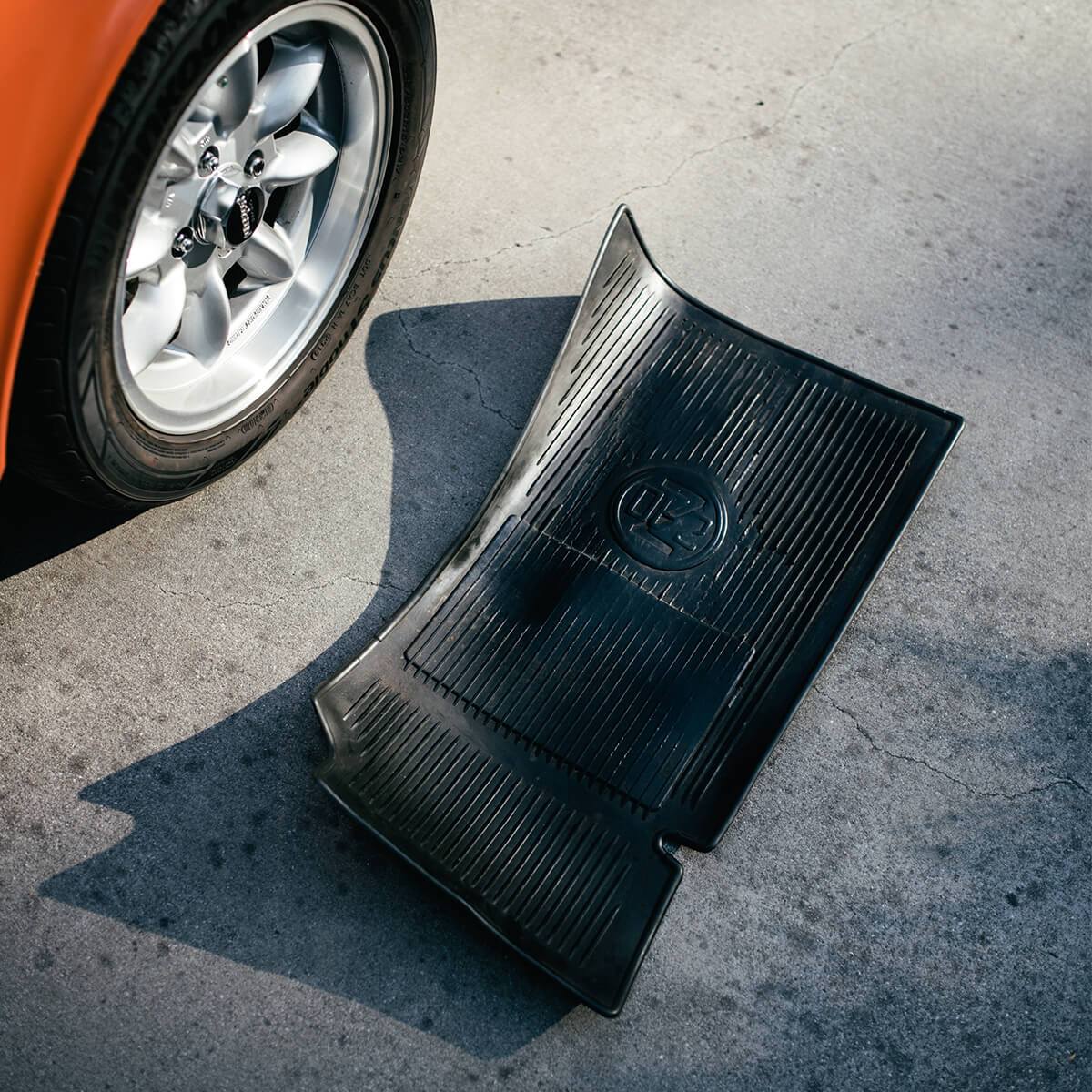 https://cdn.shopify.com/s/files/1/0261/5033/8613/t/6/assets/bbf7040efbc5--How-To-Clean-And-Restore-Rubber-Floor-Mats-Block-3-305828.jpg?v=1629227135