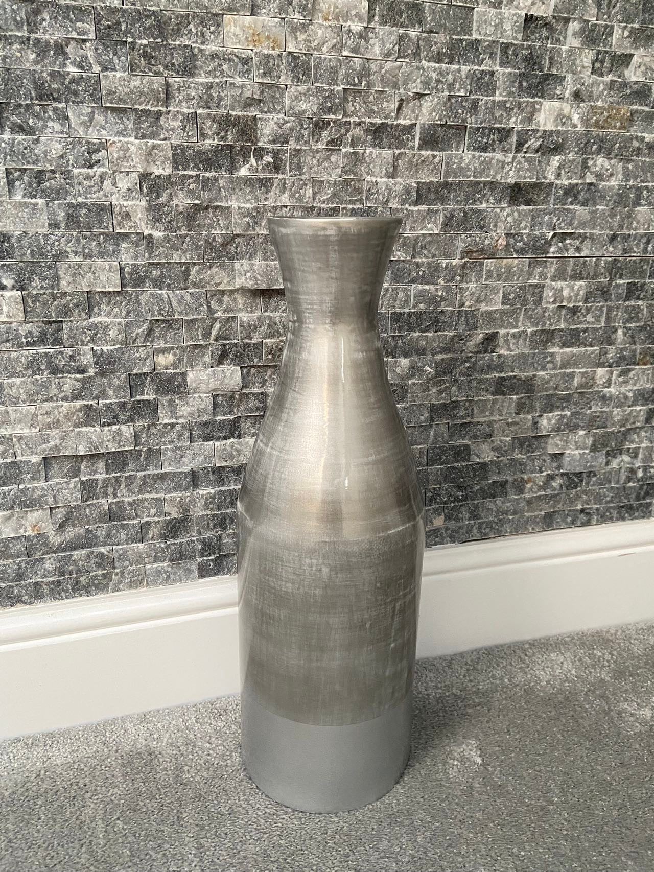 Vooruitgang Ambient tiran Zilveren en zwarte fles bamboe hoge vaas 47cm vloervaas of tafelvaas –  Marissa's Garden & Gift
