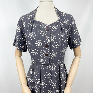 Original Volup St Michael Classic 1950s Cotton Day Dress in Grey and White Floral Print - Bust 40 42
