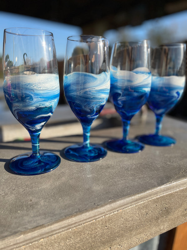 2 Large Resin Wine Glasses - Tropical Lagoon